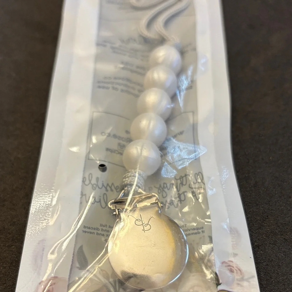 💕5/25💕Ryan & Rose Silver Cutie Clip